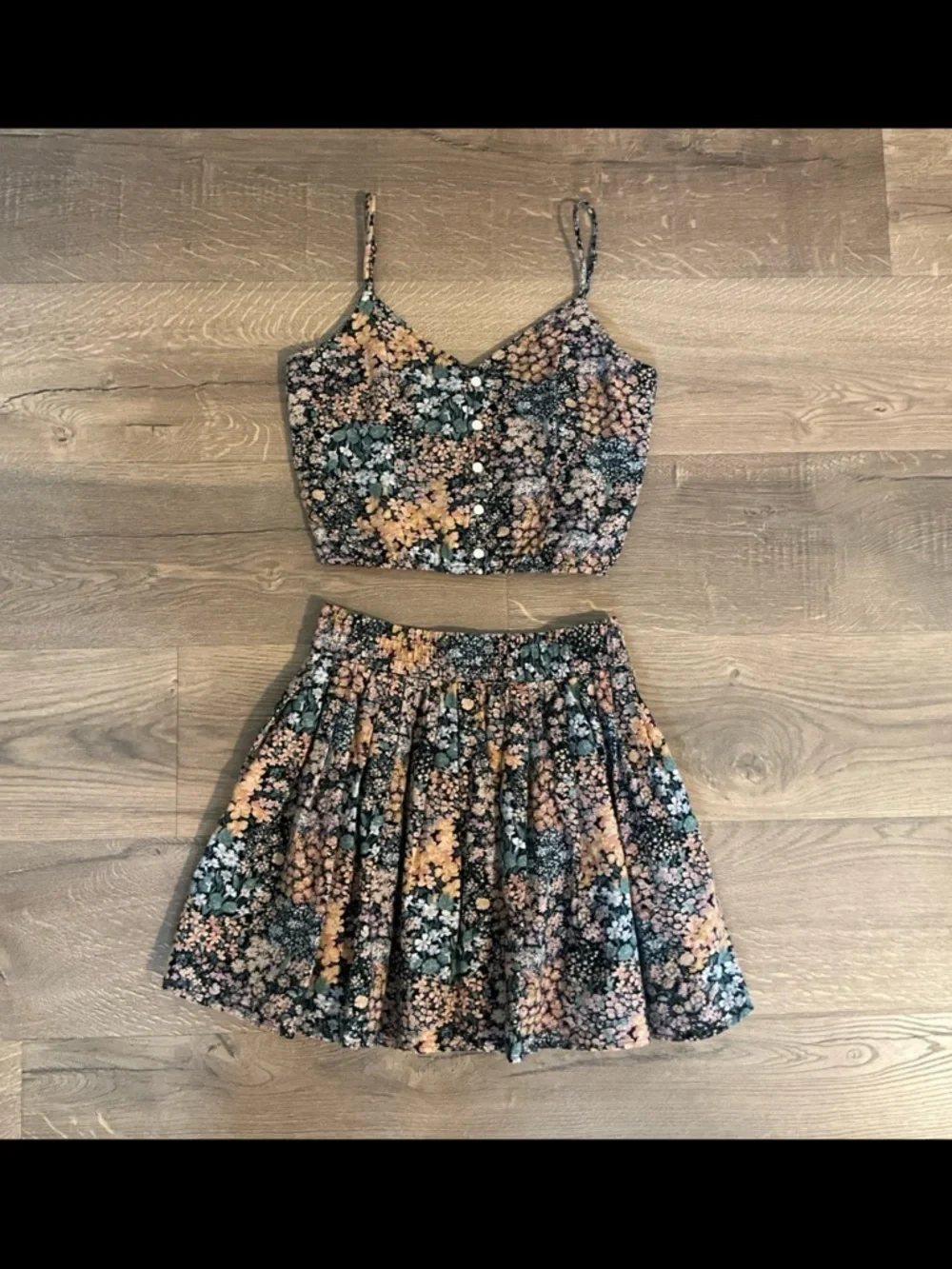 American Eagle cropped floral cami and mini skirt set, XS - Picture 3 of 13